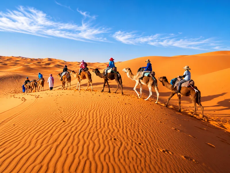 Bắc Phi nổi bật với sa mạc Sahara và nền văn hóa Địa Trung Hải