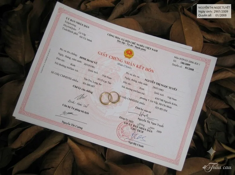 Hồ sơ đăng ký kết hôn gồm tờ khai và thông tin nhân thân cần thiết